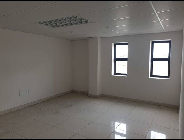 2,290M² WAREHOUSE FOR SALE IN KILLARNEY GARDENS